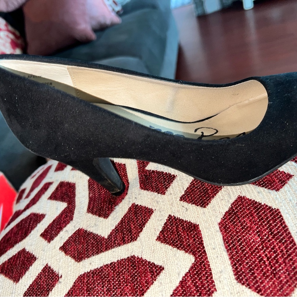 American Rag Black Heels Classic Design